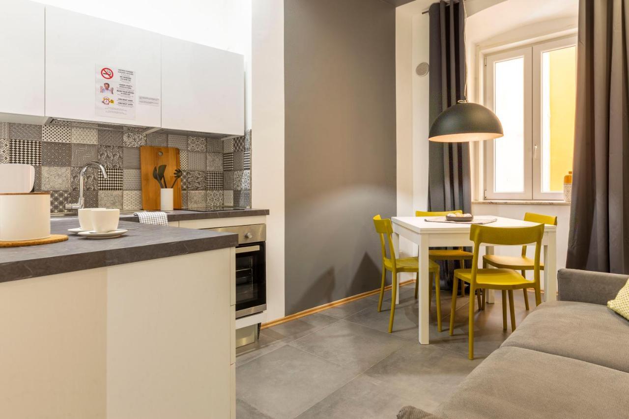 Tram Apartment For 4 Guests Trieste Eksteriør billede