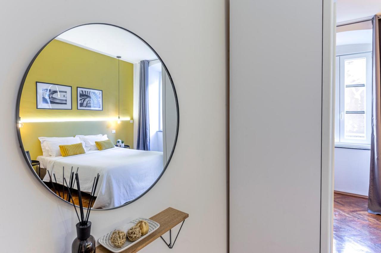 Tram Apartment For 4 Guests Trieste Eksteriør billede